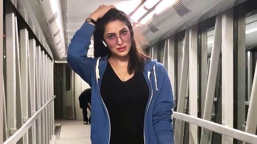 Mehwish Hayat snubs rumours of performing at the PSL opening ceremony