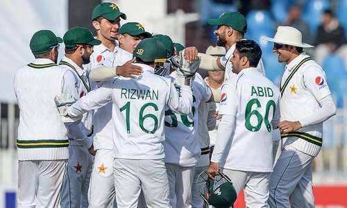 Bangladesh batting line-up crumble before Pakistan on day 1 of first Test
