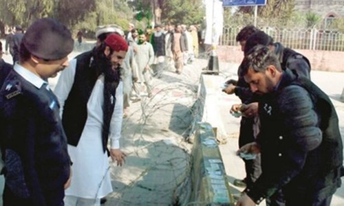 Maulana Aziz agrees to leave Lal Masjid after authorities promise 20 kanals of land for Jamia Hafsa