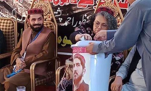Ghinwa Bhutto joins PTM demonstration to mark 1st anniversary of Arman Loni's death