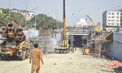 Footprints: Yet another deadline for Karachi&rsquo;s Green Line project