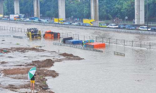 Floodwaters inundate presidential palace, thousands of buildings in Jakarta