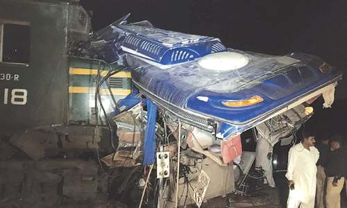 19 die as train slams into bus near Rohri