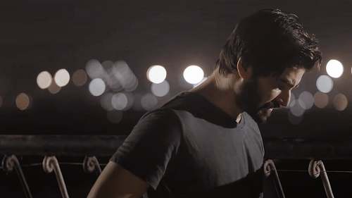 Hamza Ali Abbasi wants to remind you he hasn't quit acting