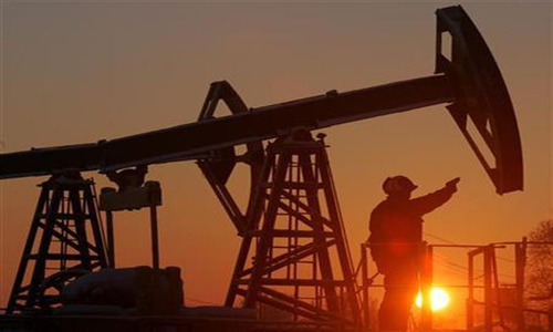 Oil extends gains as US output cut hopes grow Oil extends gains as US output cut hopes grow