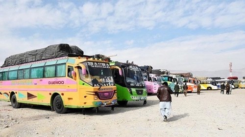 671 returnees from Iran leave for Sindh in convoy of 18 buses