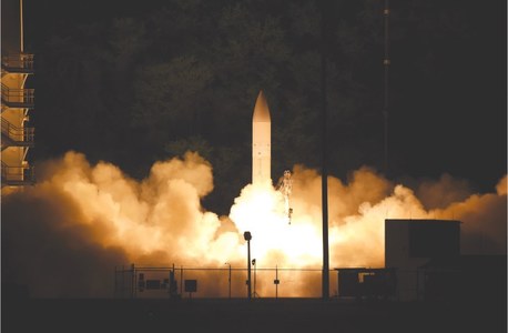 Pentagon successfully tests hypersonic missile