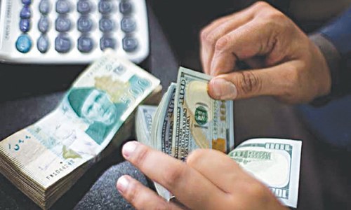 Rupee falls, then rises amid central bank intervention