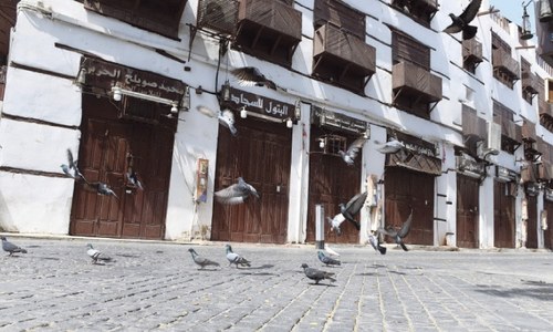 24-hour curfew imposed in Makkah, Madina