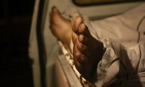 Man self-immolates outside PM Secretariat in Islamabad Man self-immolates outside PM Secretariat in Islamabad