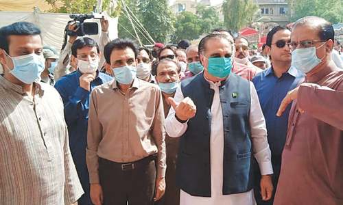 Several localities in Karachi's district East sealed to stop coronavirus spread Several localities in Karachi's district East sealed to stop coronavirus spread