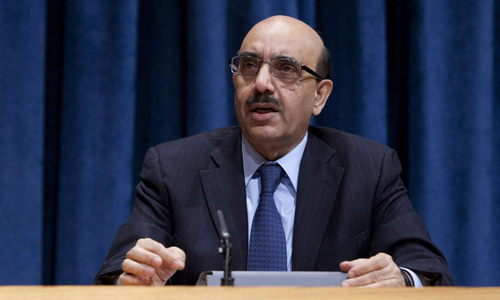 AJK leader urges world to not forget Kashmir during crisis