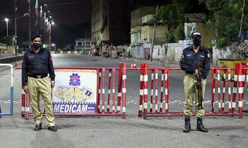 Sindh police turns focus on testing after 15 policemen diagnosed with Covid-19 in Karachi