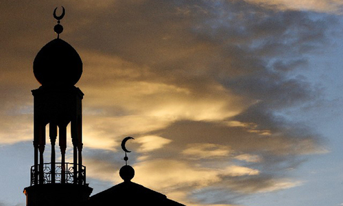 Govt extends lockdown till mid-Ramazan