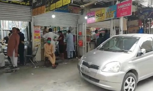 In Faisalabad, traders conduct business before officials ‘wake up’ In Faisalabad, traders conduct business before officials ‘wake up’