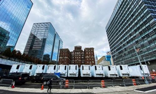 States ease restrictions as US nears one million virus cases