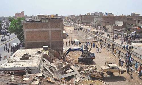 Action ordered against encroachments, using sewage for cultivation on govt lands in Karachi