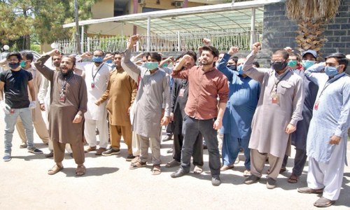 Metro bus employees protest nonpayment of salaries Metro bus employees protest nonpayment of salaries