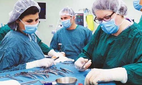 Pakistan's cultural norms discourage women from becoming surgeons: study