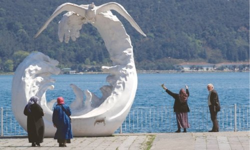 Over 65s in Turkey go outside for first time since March