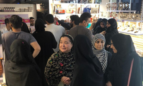 Major markets, shopping centres sealed in Karachi over violation of Covid-19 SOPs