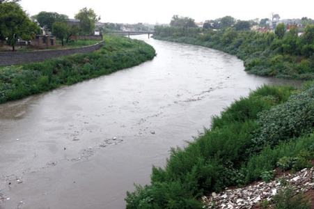 Low lying areas in Pindi inundated after heavy rain