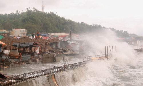 Typhoon in Philippines forces risky evacuations