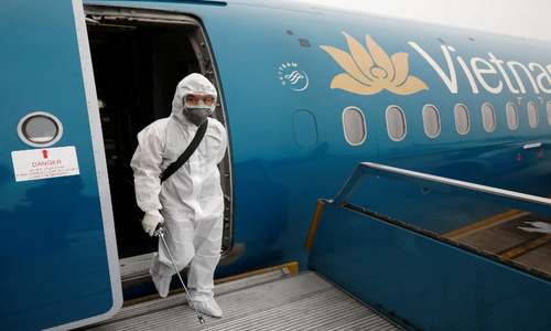 Vietnam goes all out to avoid first virus death
