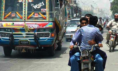 Sindh govt refuses to lift ban on public transport, ride-hailing services