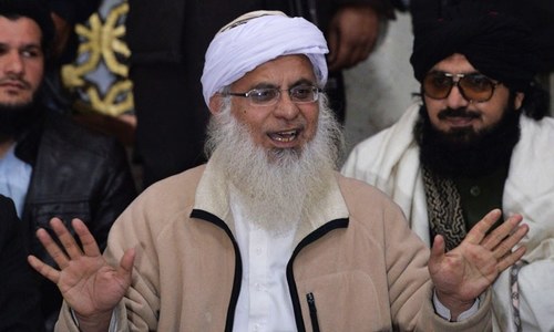 Former Lal Masjid khateeb Maulana Aziz moves to Jamia Hafsa