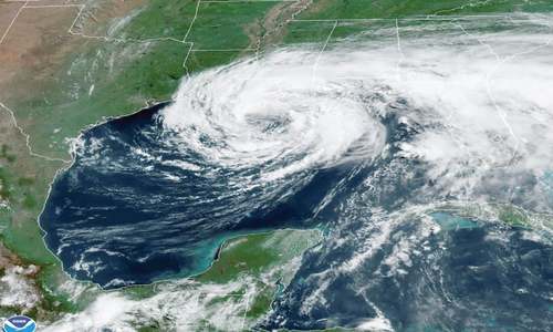 Rain floods towns as storm Cristobal  nears US coast