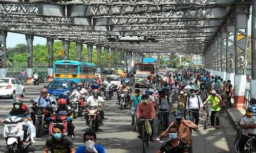 &lsquo;Premature easing&rsquo; of virus restrictions  worries experts