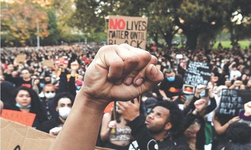 US protests show closing gaps creates spaces for coronavirus US protests show closing gaps creates spaces for coronavirus