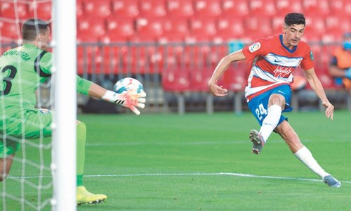 Hugs, shoves and contact as usual in La Liga