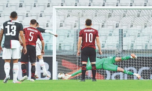 Italy agrees to &lsquo;soft&rsquo; quarantine before Serie A return