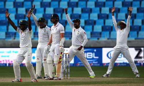 Undercooked Pakistan bid to burst England's bubble