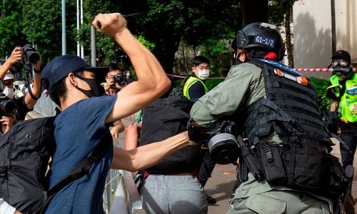 China warns Britain about Hong Kong citizenship plan