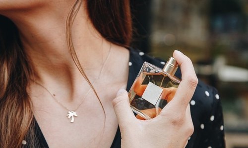 پرفیوم کی خوشبو کو دیر تک برقرار رکھنا بہت آسان