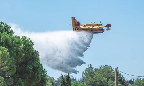 Thousands rescued from destructive forest fires in southern France