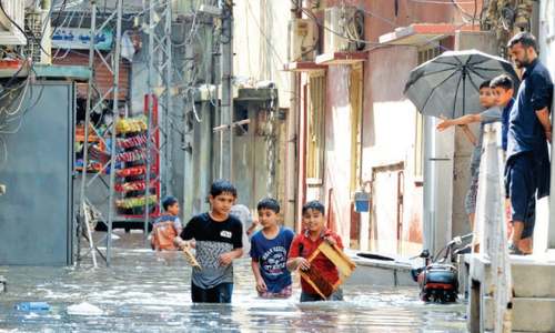 Heavy rain raises water level in Leh Nullah, drains