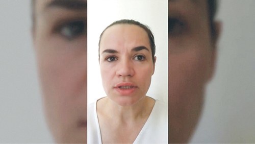 Lukashenko challenger makes &lsquo;difficult decision&rsquo; to leave Belarus