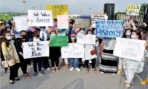 Students protest CAIE&rsquo;s &lsquo;discriminatory&rsquo; downgrading of O, A level results