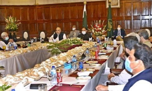Ruling party MNAs arrive by Buzdar’s side at key moment Ruling party MNAs arrive by Buzdar’s side at key moment