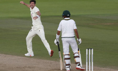 Anderson strikes thrice to leave Pakistan in tatters