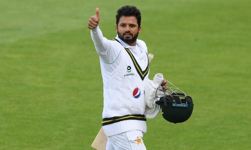 Azhar frustrates England in third Test Azhar frustrates England in third Test