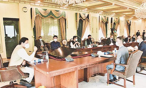 Imran asks Chinese entrepreneurs to establish offices in Pakistan