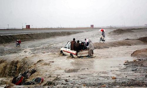 Rain destroys mud houses in Washuk
