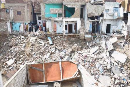 Six houses in Pucca Qila partially collapse