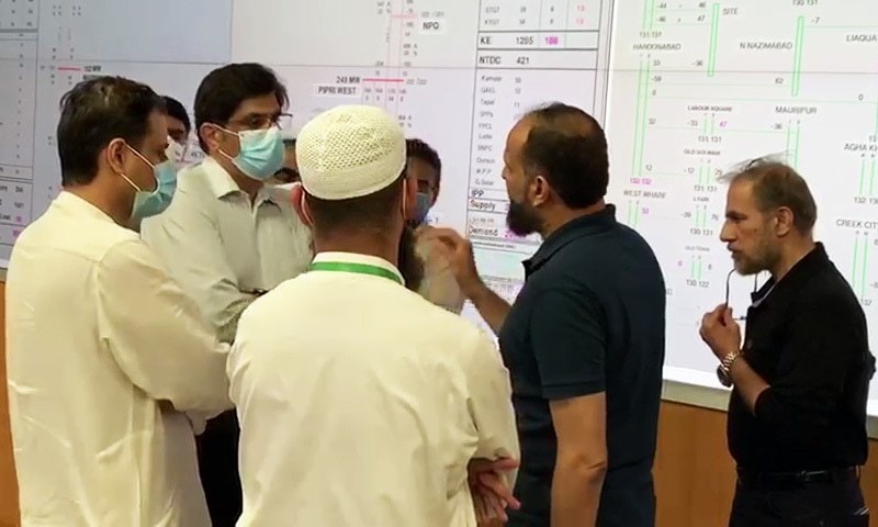 Sindh CM shows up at KE office amid continued power outages as 8 more die in rain-related incidents