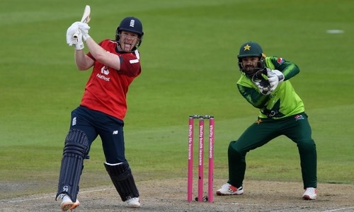 Masterful Morgan leads England to victory in record chase against Pakistan